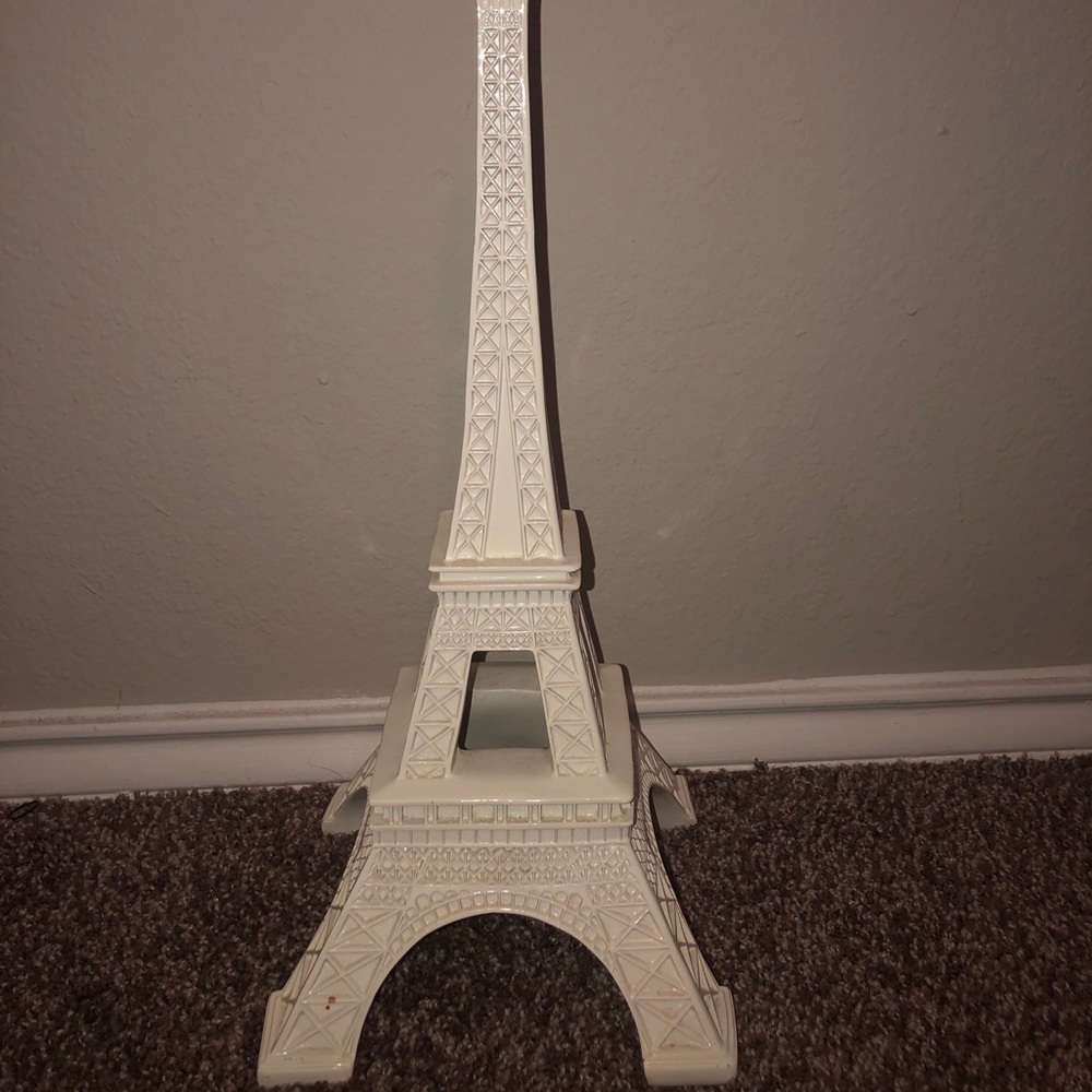 Eiffel tower room decor